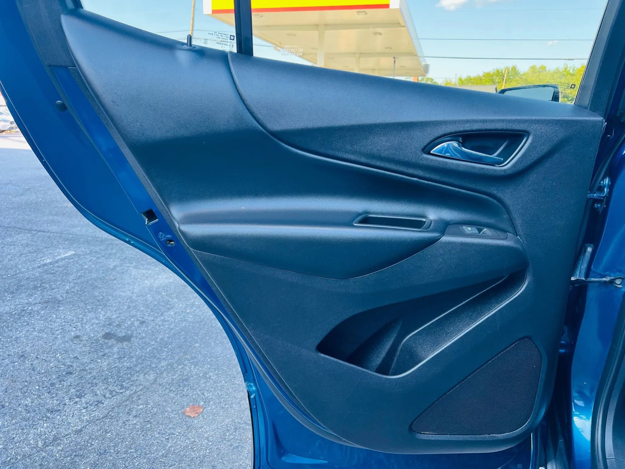 Used 2020 Chevrolet Equinox LT image 28