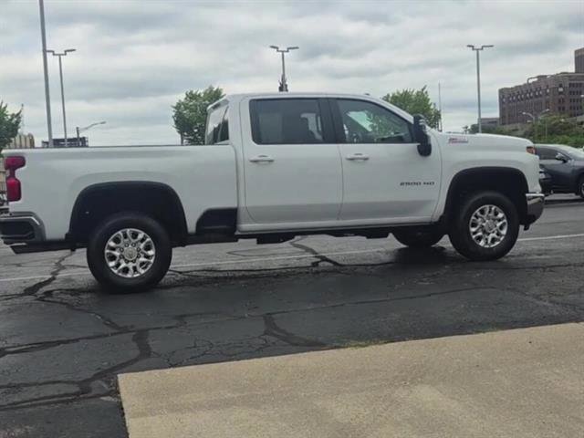 Certified 2024 Chevrolet Silverado 2500 LT w/ Convenience Package image 41