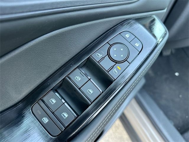 Used 2025 Nissan Rogue SV image 24