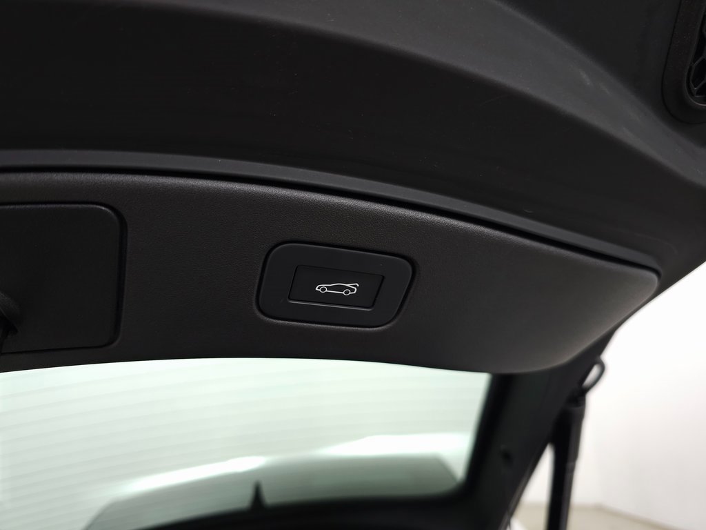 Used 2024 Jaguar F-TYPE R-Dynamic image 11