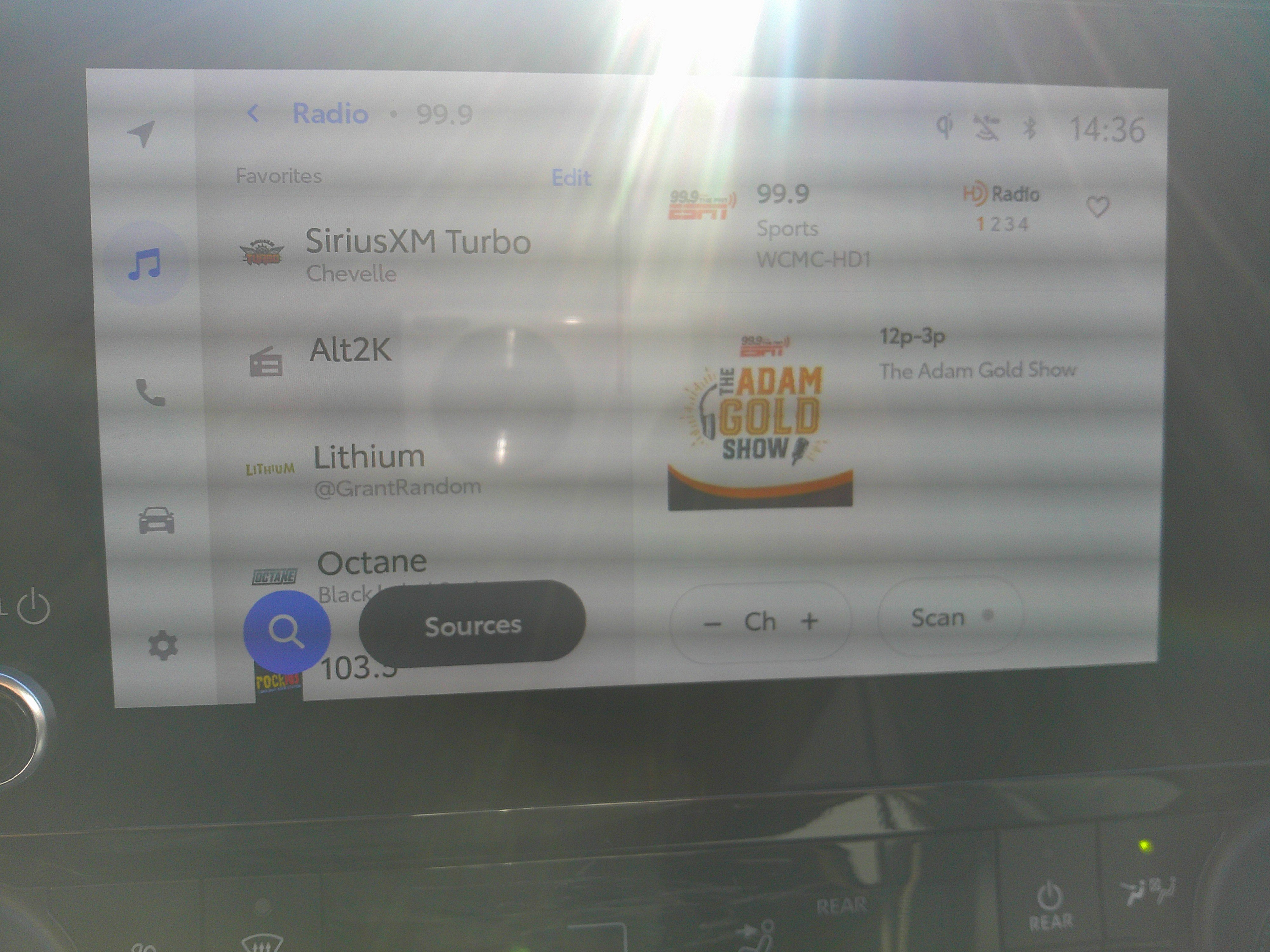 Used 2024 Toyota Highlander XLE image 24