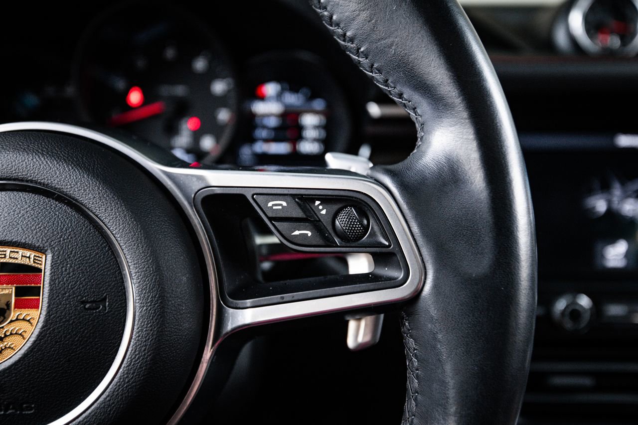 Certified 2021 Porsche Macan AWD/4WD image 16