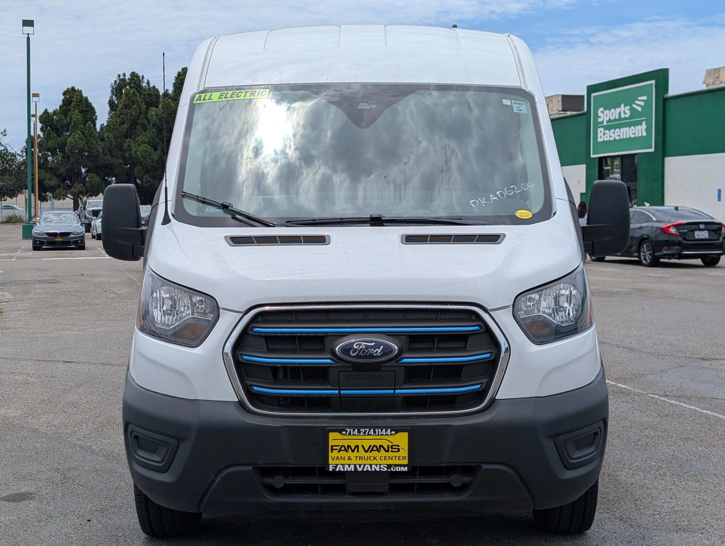 Used 2023 Ford E-Transit Medium Roof RWD image 2