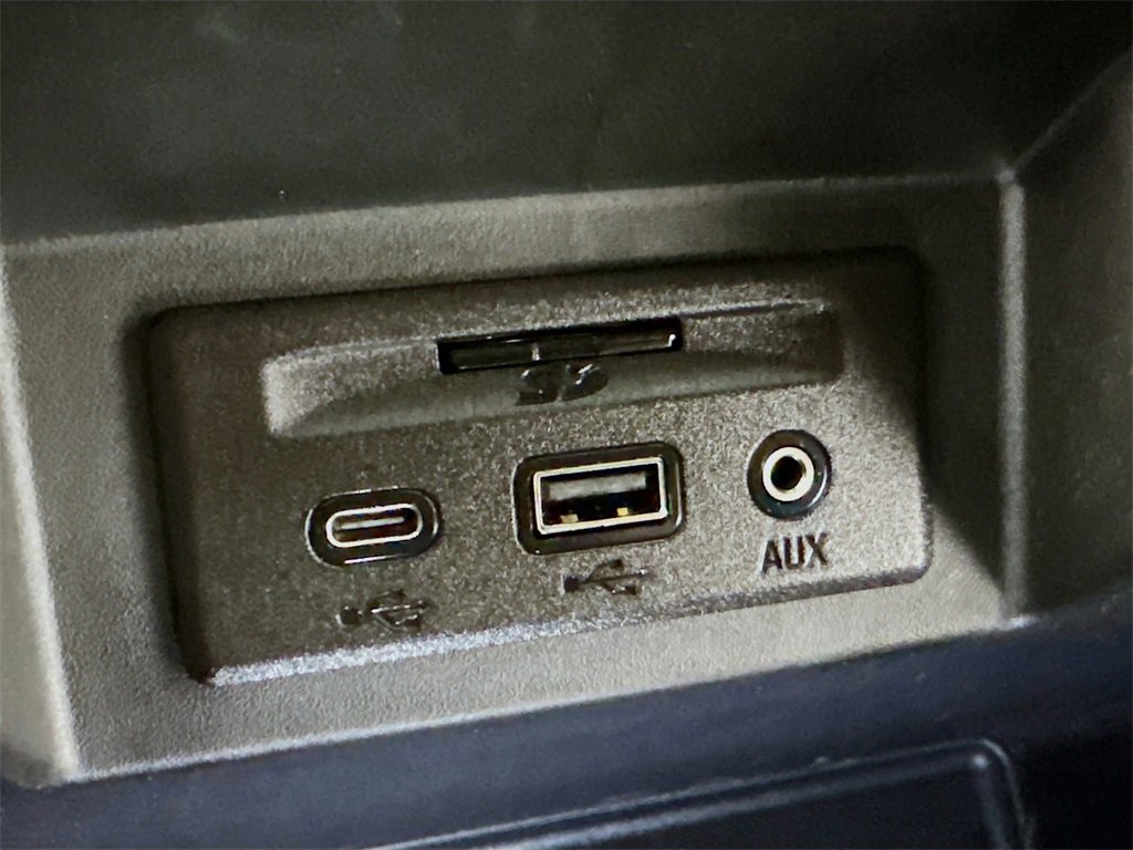 Used 2019 GMC Sierra 1500 SLT w/ SLT Premium Plus Package image 27