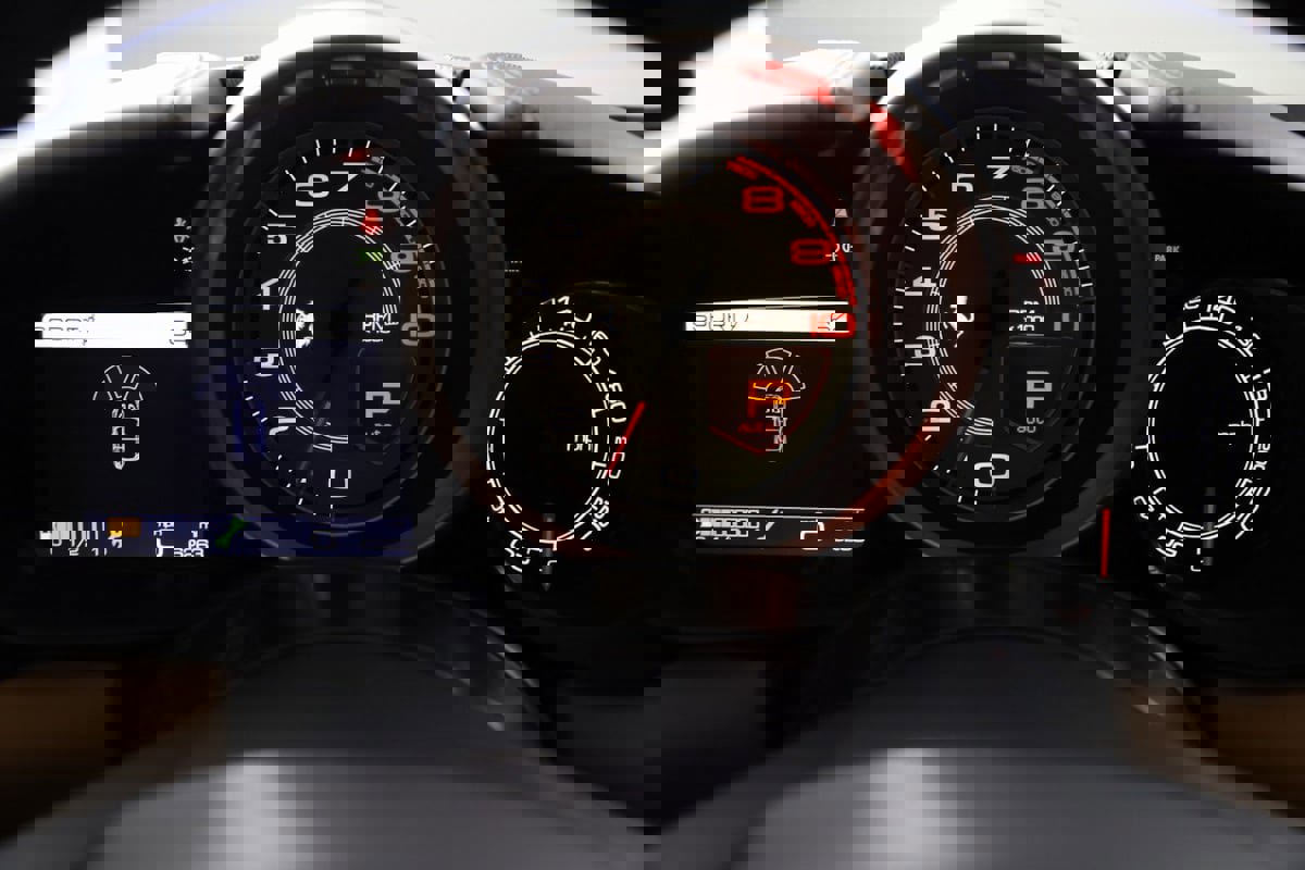 Used 2018 Ferrari California T image 27