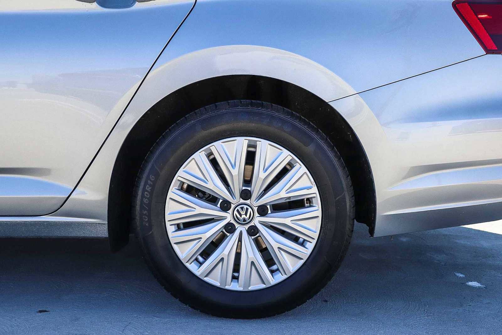 Used 2019 Volkswagen Jetta S w/ Driver Assistance Package image 10