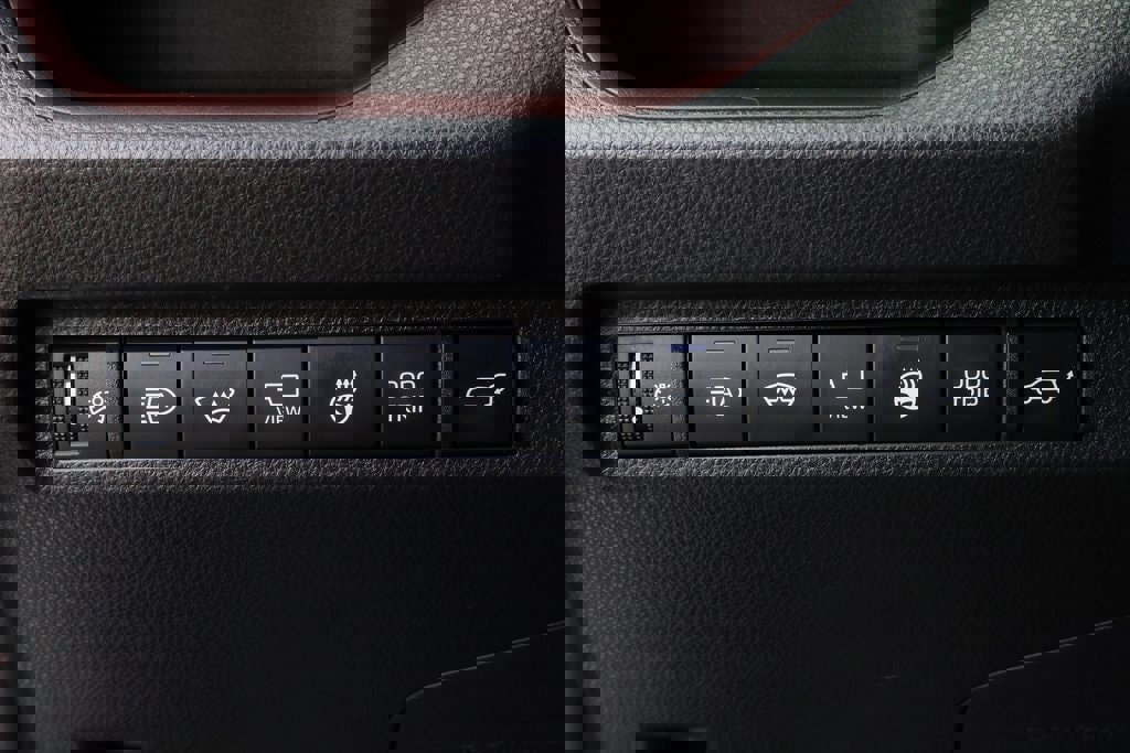 Used 2024 Toyota RAV4 Limited w/ Advanced Technology Package image 25