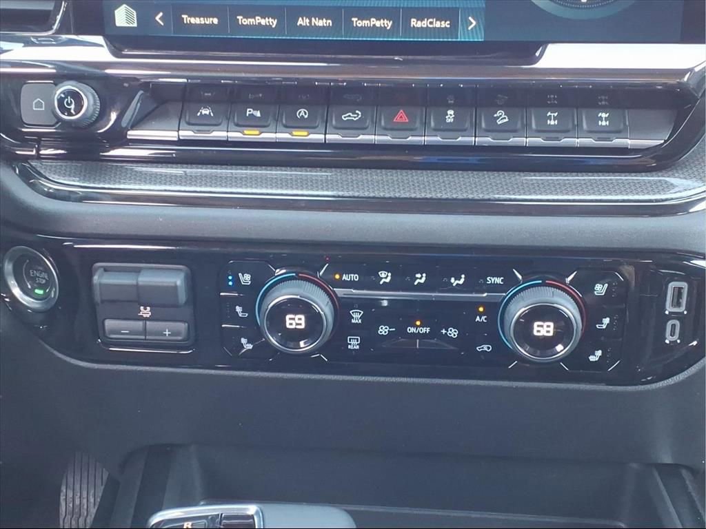 Used 2023 Chevrolet Silverado 1500 ZR2 w/ Technology Package image 22