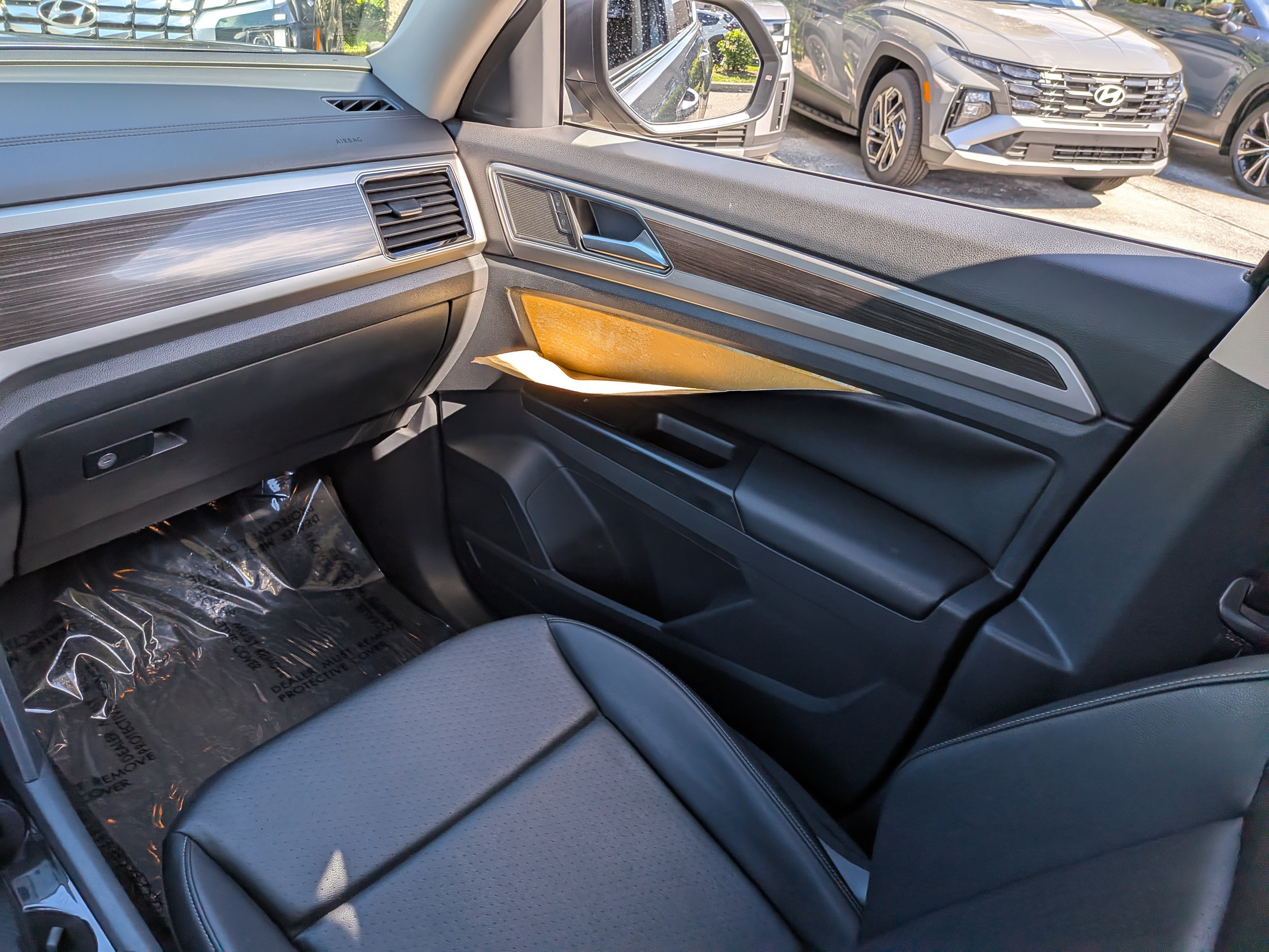 Used 2019 Volkswagen Atlas SEL FWD image 19