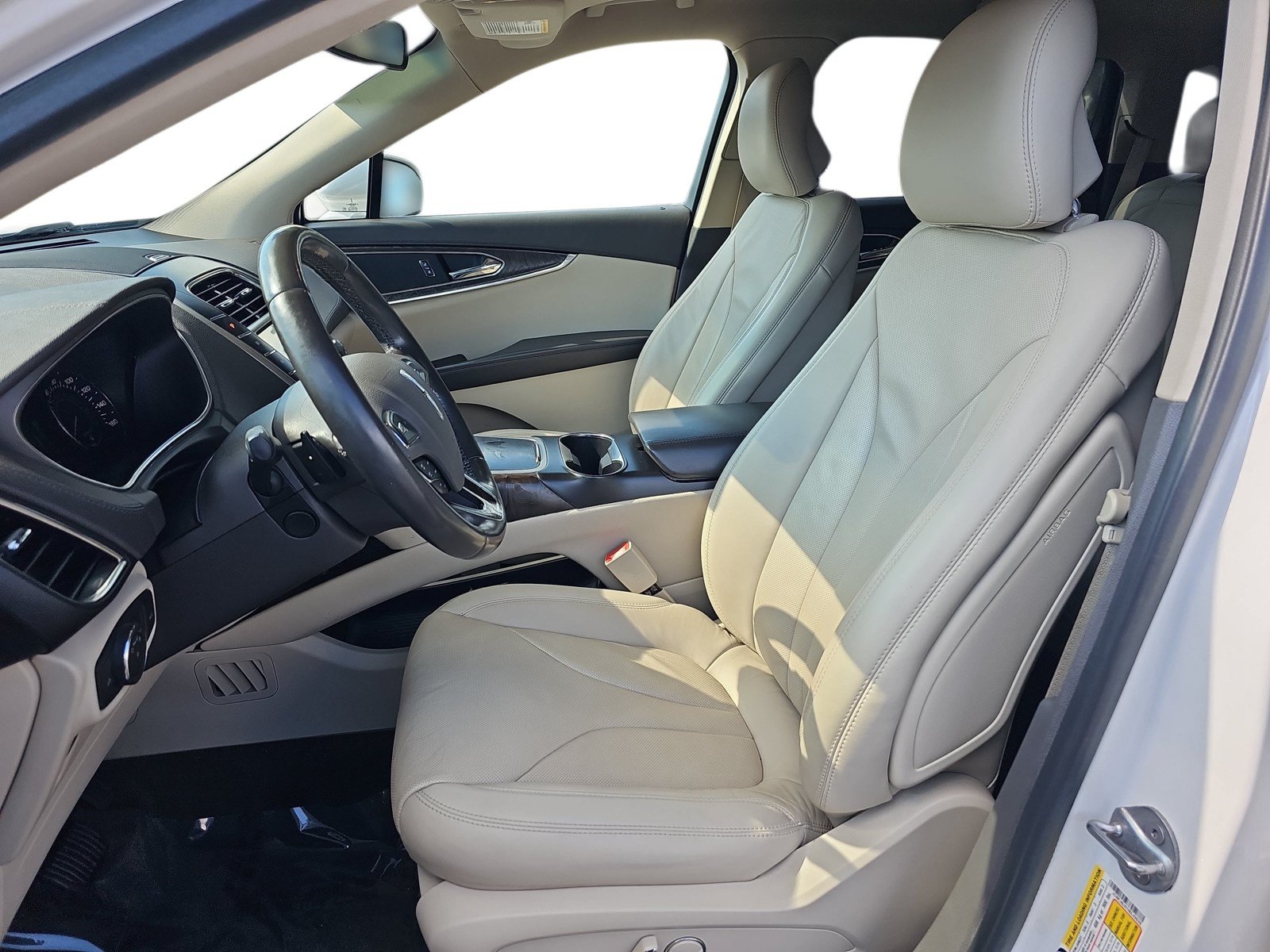 Used 2017 Lincoln MKX Reserve AWD/4WD image 12