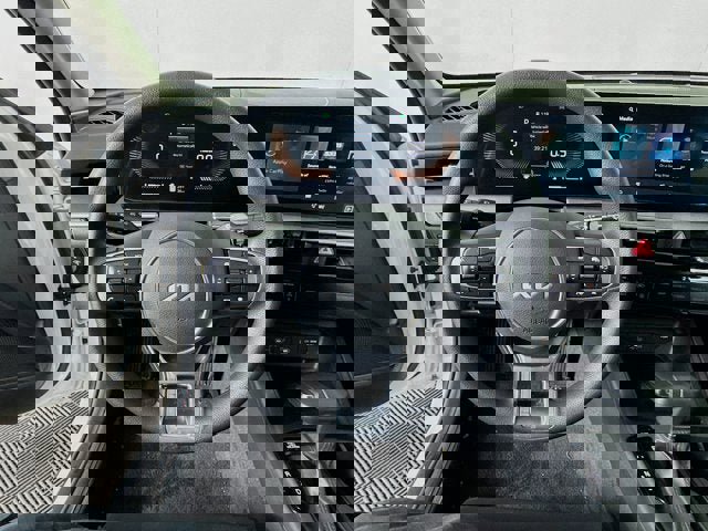 New 2025 Kia K5 LXS image 11