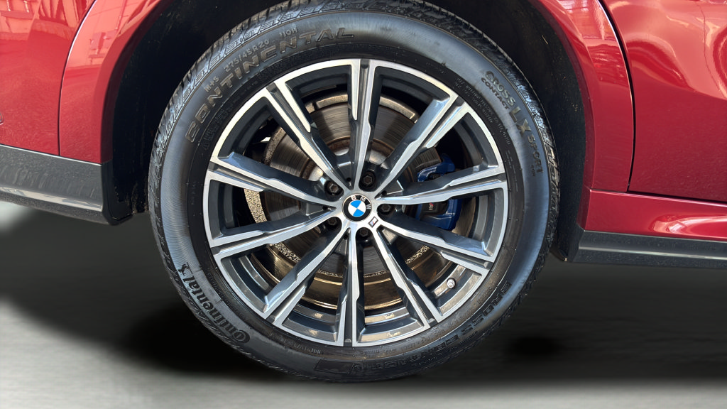 Used 2021 BMW X6 M50i w/ Dynamic Handling Package AWD/4WD image 14