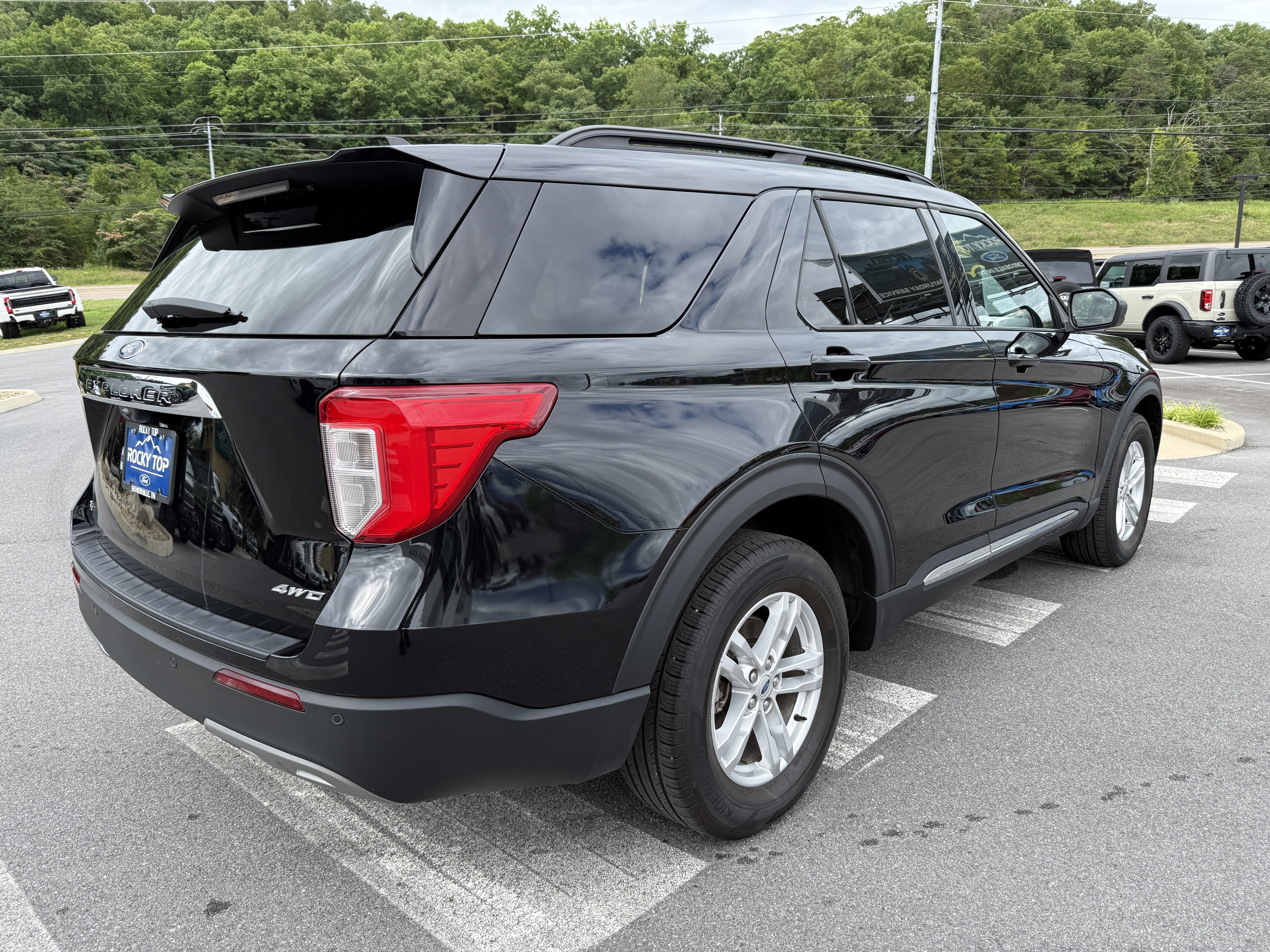 Used 2023 Ford Explorer XLT w/ Equipment Group 202A AWD/4WD image 5