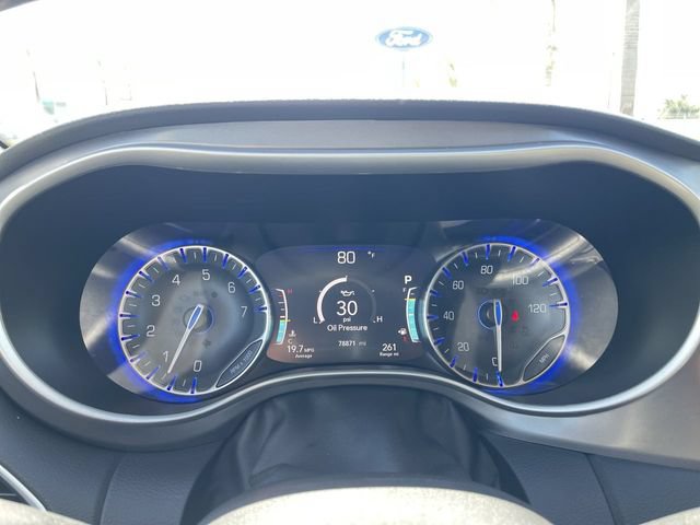 Used 2023 Chrysler Pacifica Touring-L FWD image 11