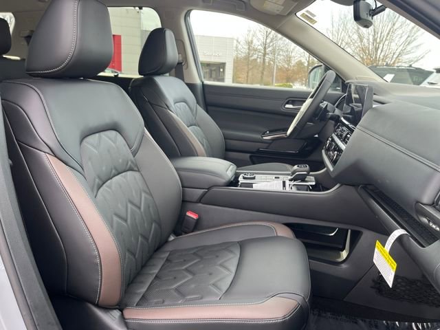 New 2026 Nissan Pathfinder Platinum image 11