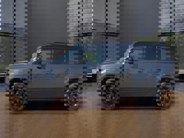 Used 2025 Land Rover Defender 110 X-Dynamic SE image 2