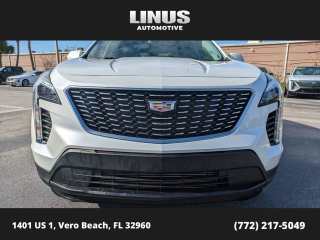 Used 2023 Cadillac XT4 Luxury w/ Cold Weather Package image 9