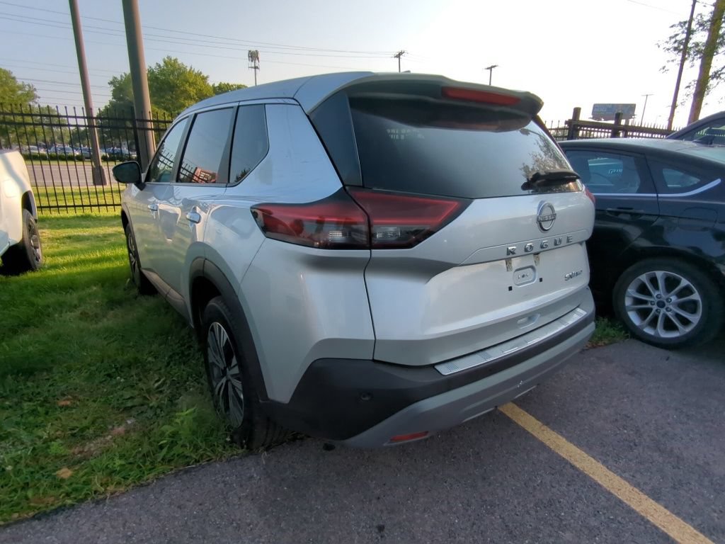 Used 2022 Nissan Rogue SV AWD/4WD image 4