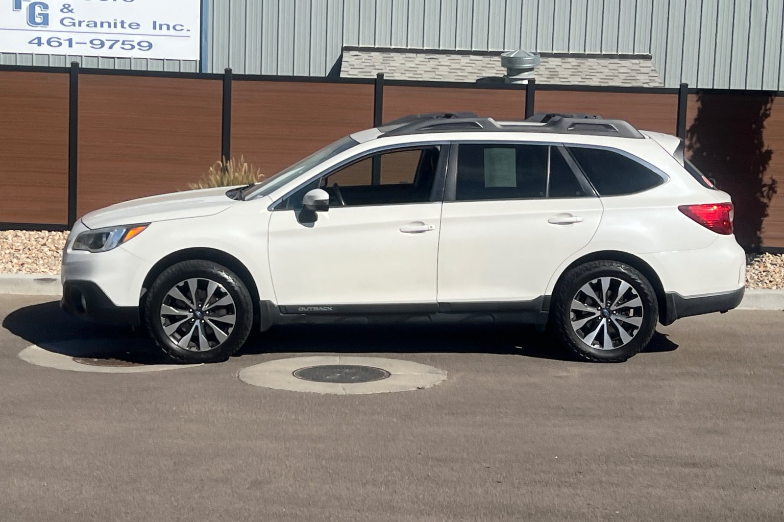 Used 2015 Subaru Outback 2.5i Limited AWD/4WD image 10
