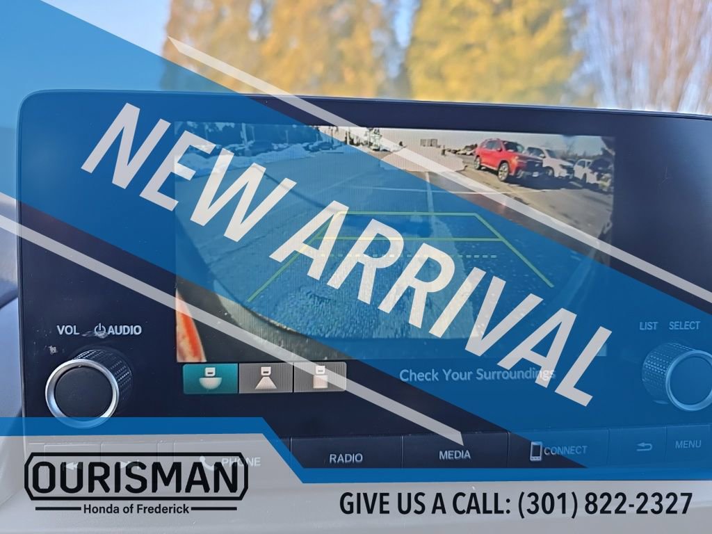 Used 2023 Honda Pilot LX image 12