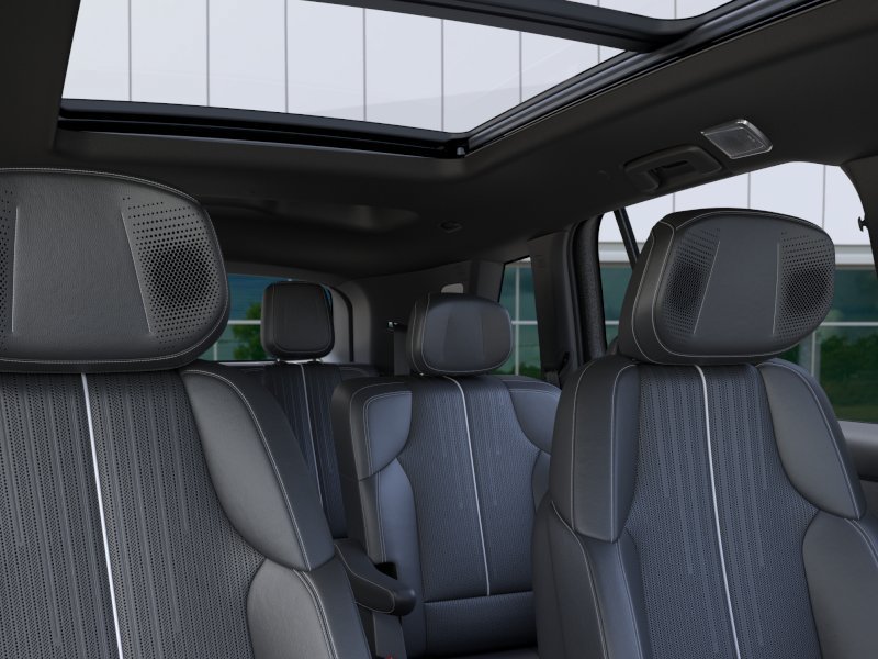 New 2027 Cadillac Vistiq Luxury w/ LPO, Floor Liner Package AWD/4WD image 24