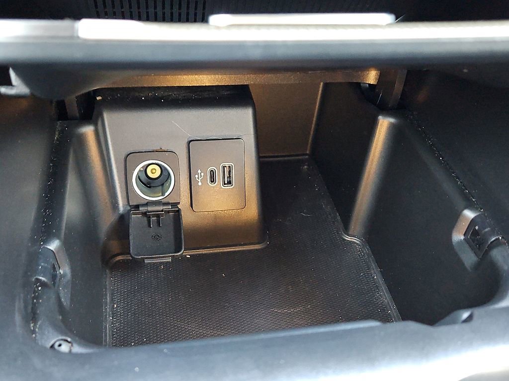 Used 2025 Ford Explorer Active image 18