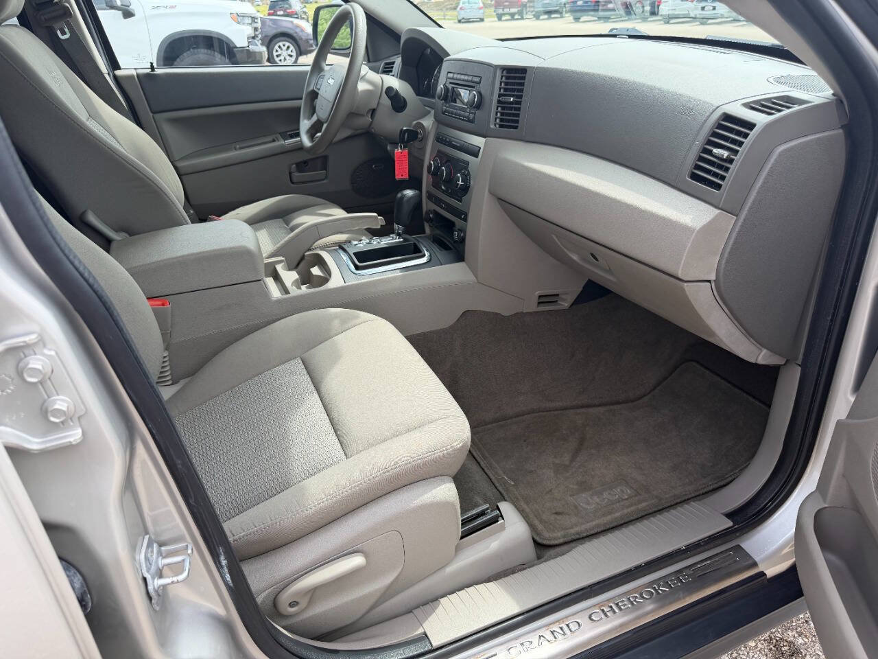 Used 2007 Jeep Grand Cherokee Laredo AWD/4WD image 14