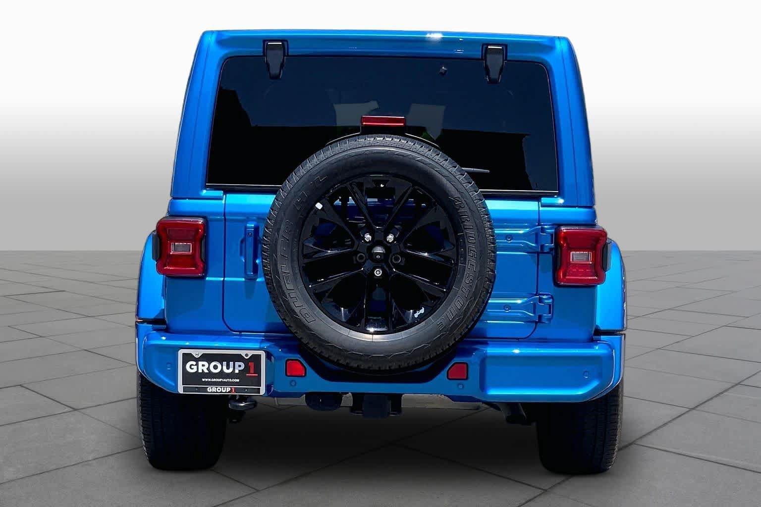 Used 2022 Jeep Wrangler Unlimited Sahara AWD/4WD image 5