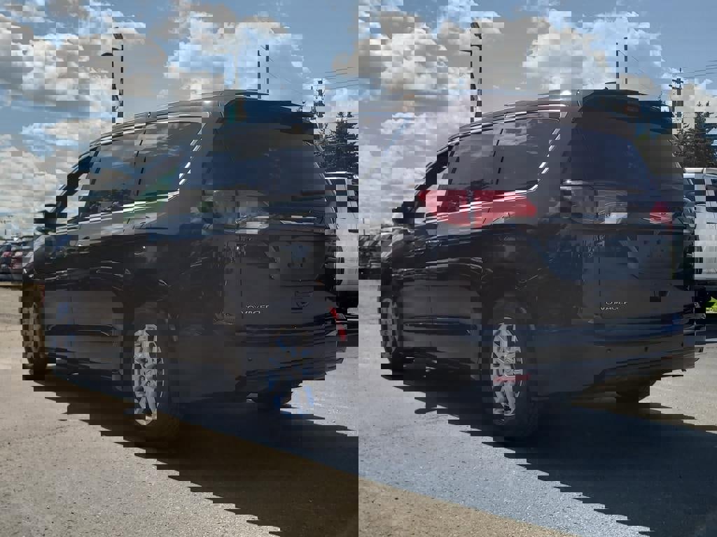 New 2026 Chrysler Voyager LX image 5