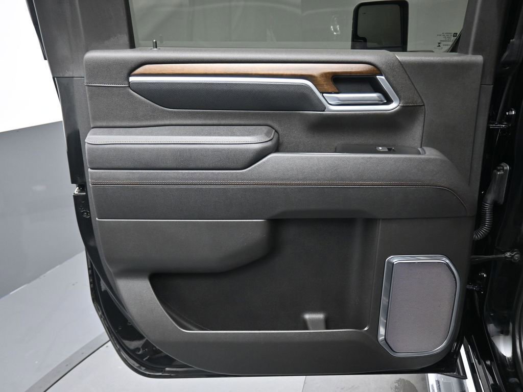 Used 2025 Chevrolet Silverado 2500 High Country image 37