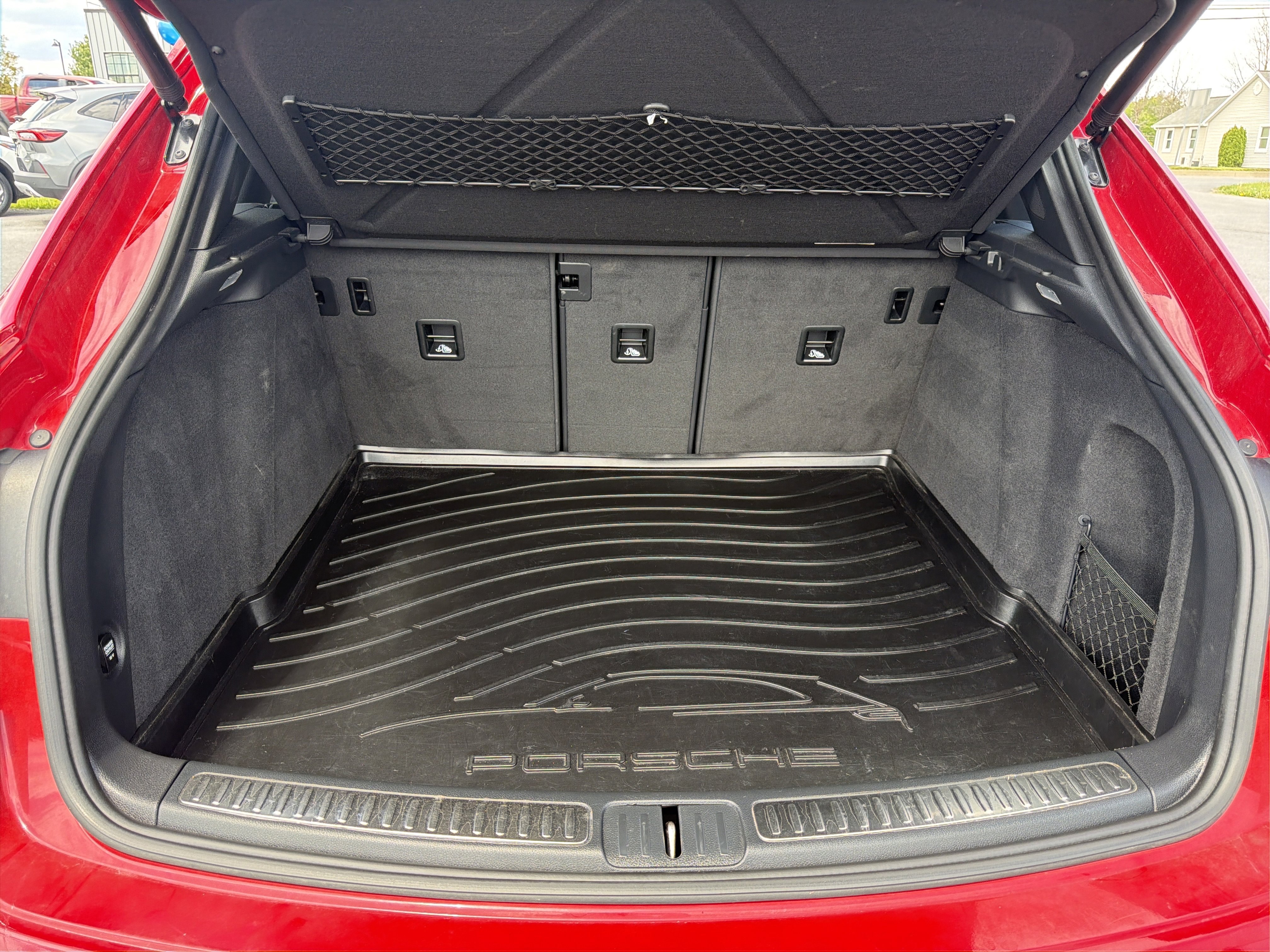 Used 2020 Porsche Macan S AWD/4WD image 5