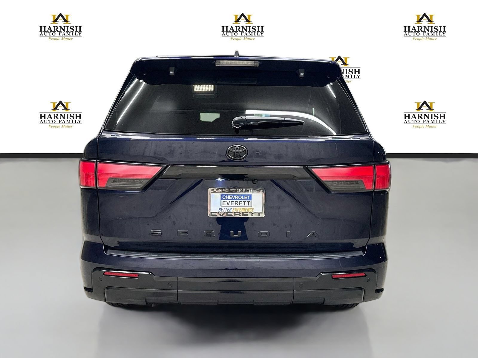 Used 2024 Toyota Sequoia Limited w/ TRD Off-Road Package AWD/4WD image 7