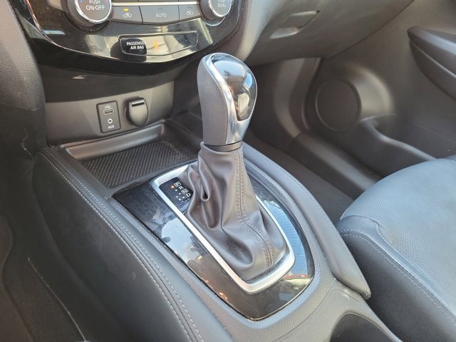 Used 2017 Nissan Rogue SL w/ SL Premium Package image 33