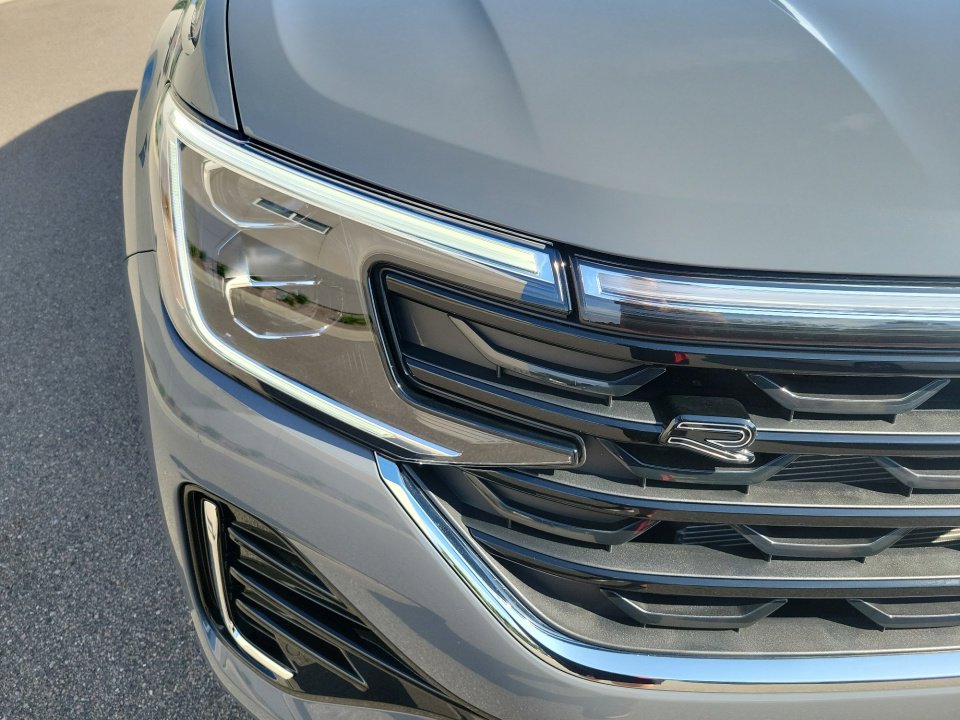 New 2025 Volkswagen Atlas Cross Sport SEL Premium R-Line image 24