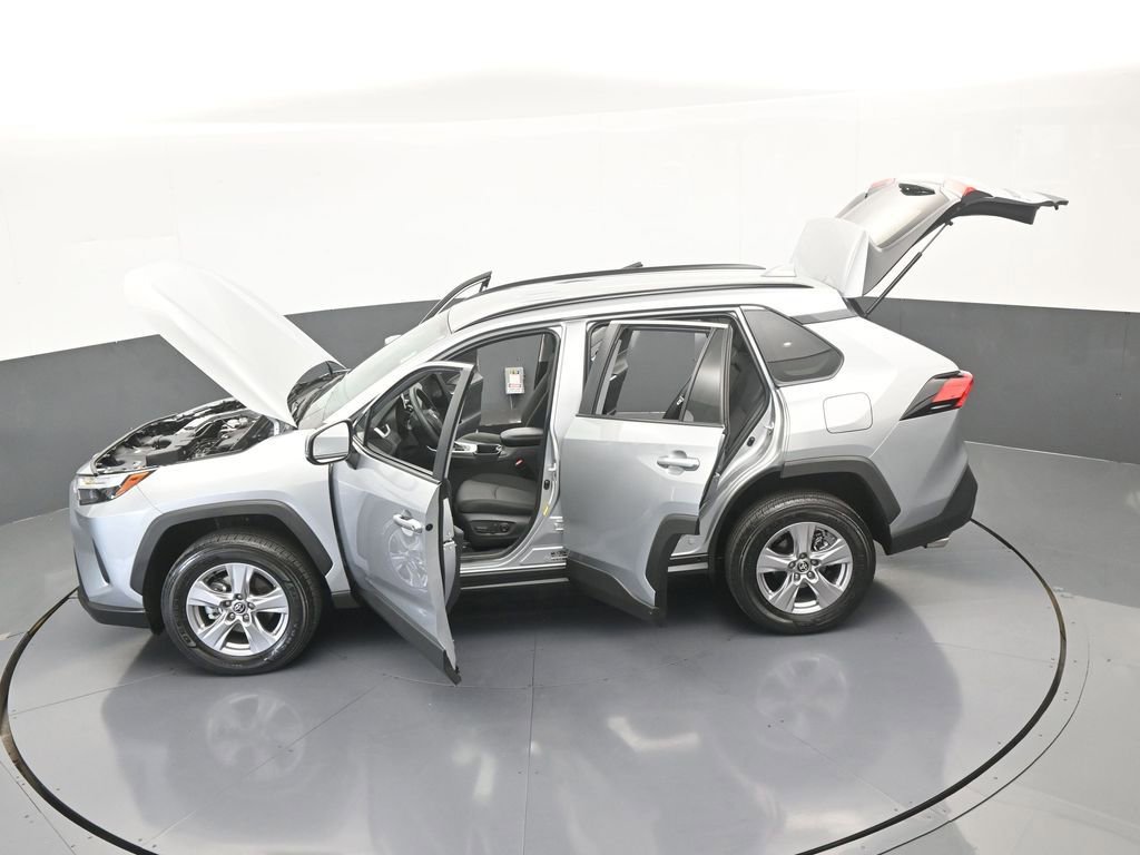 Used 2025 Toyota RAV4 XLE image 65