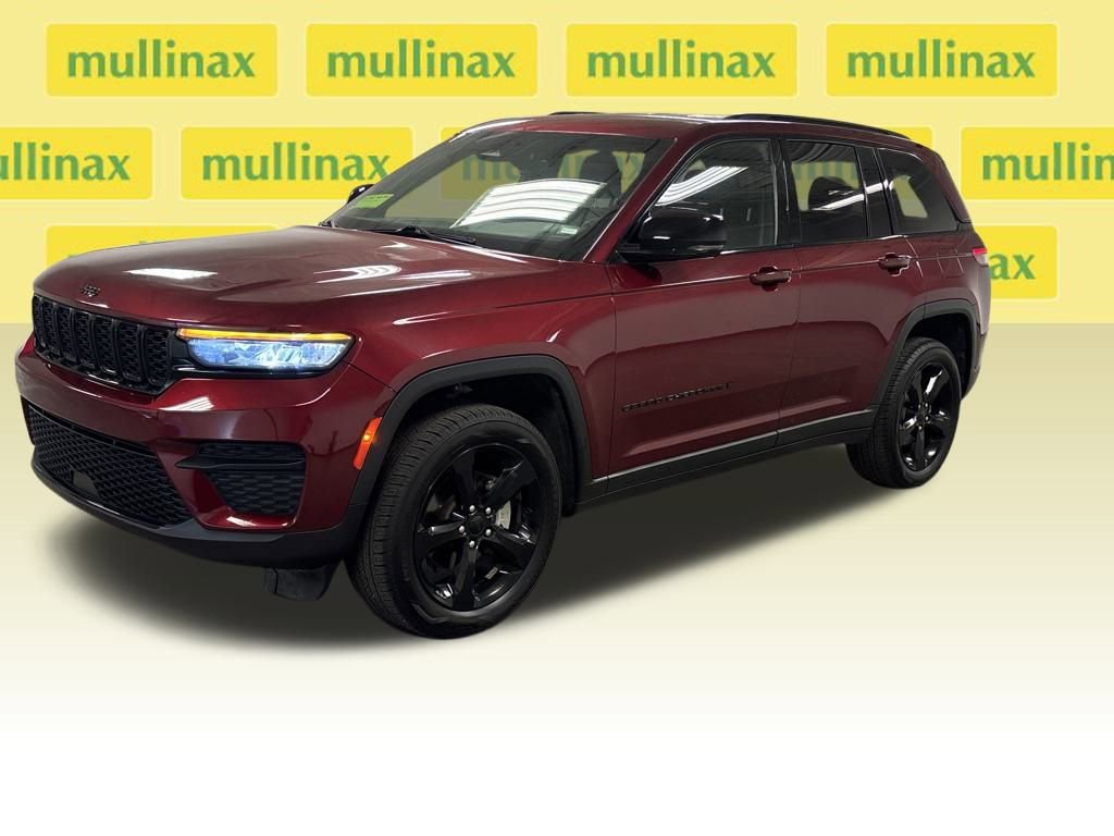 Used 2023 Jeep Grand Cherokee Altitude image 6