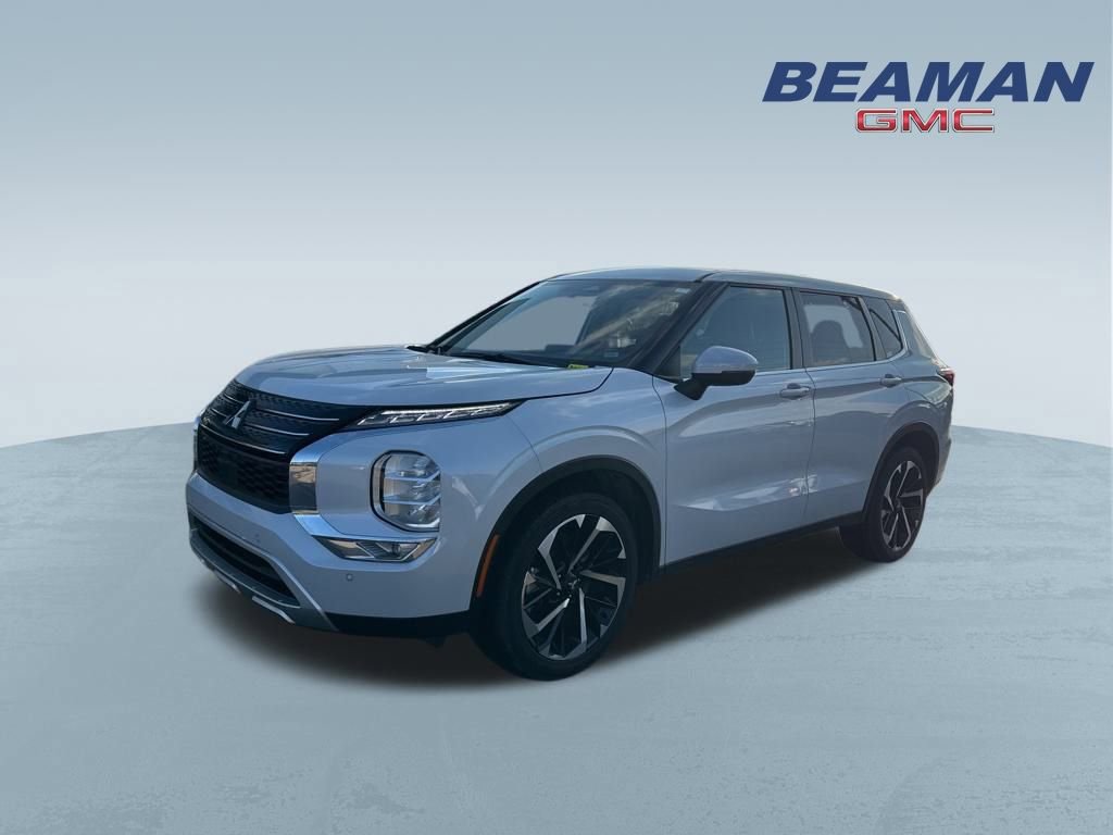 Used 2024 Mitsubishi Outlander SE image 3