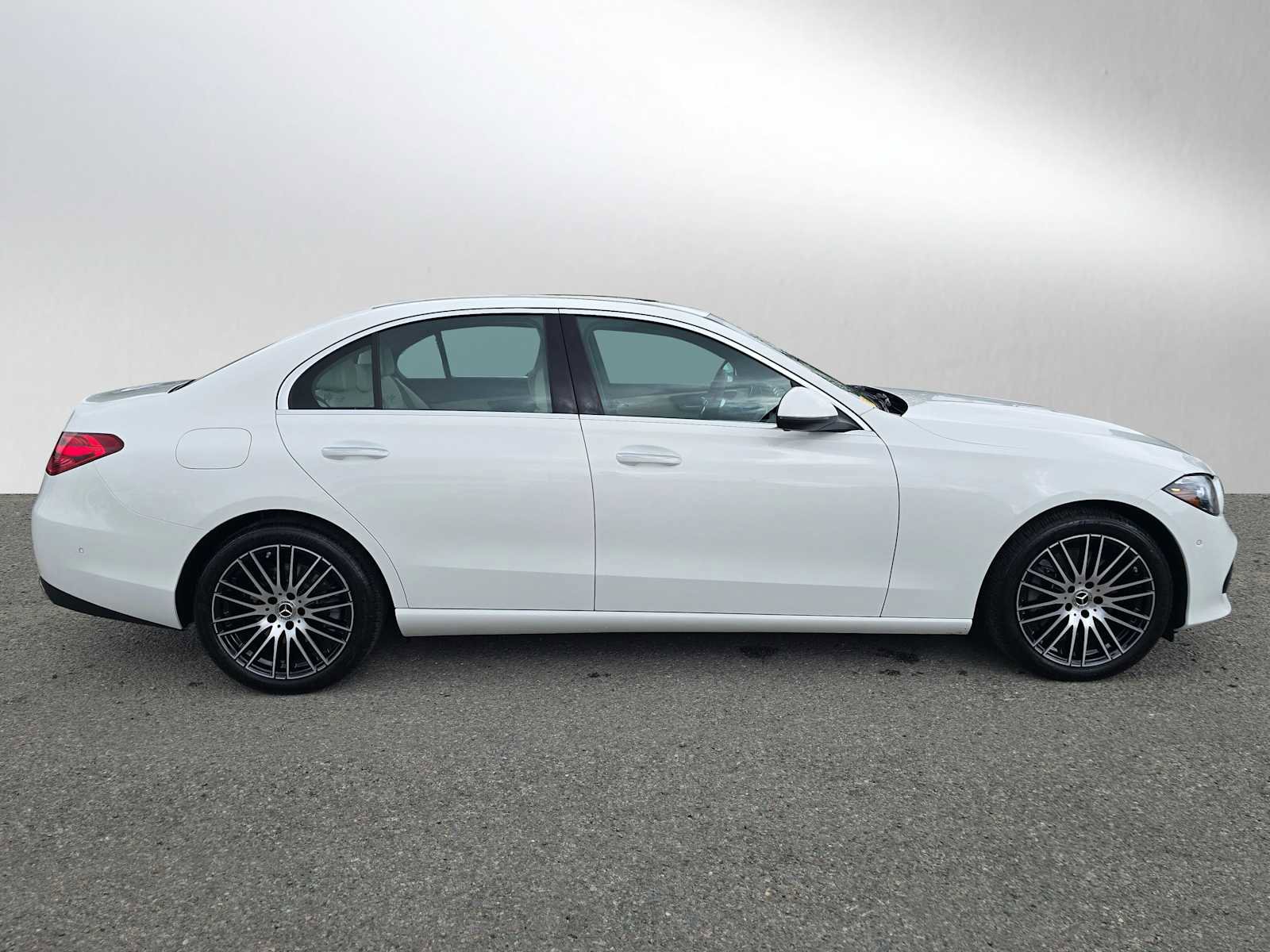 Used 2026 Mercedes-Benz C 300 Sedan image 2