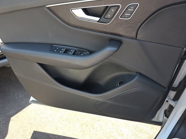 Used 2022 Audi Q8 Premium AWD/4WD image 11