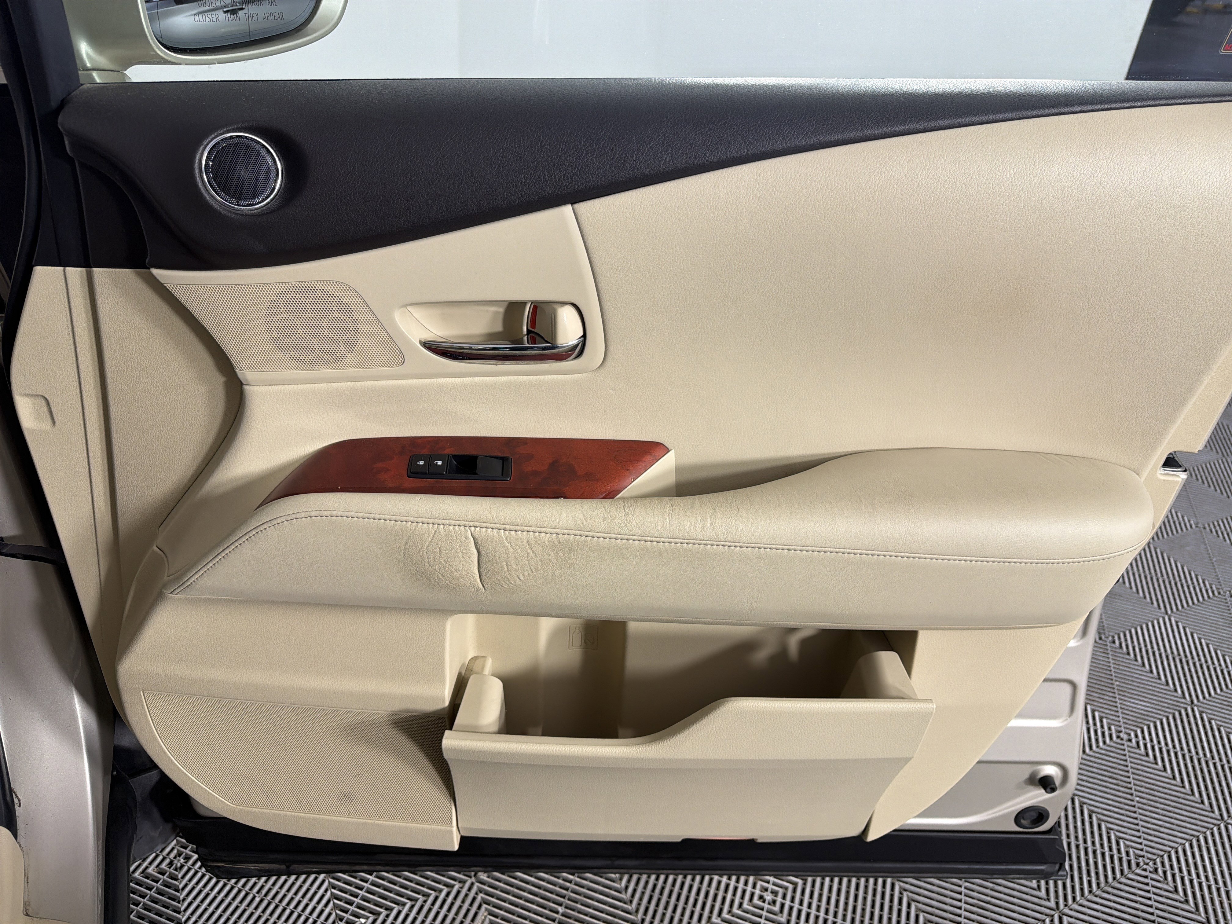 Used 2011 Lexus RX 450h AWD w/ Premium Pkg image 31