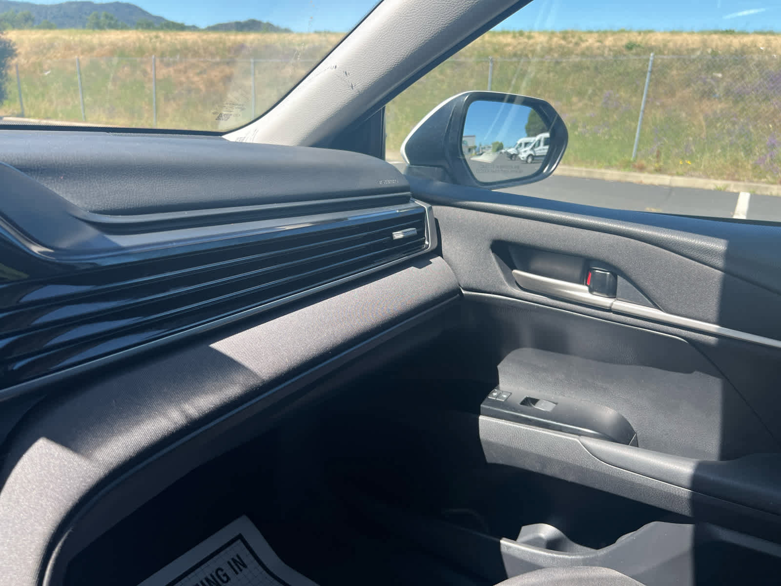 Used 2025 Toyota Camry LE FWD image 21
