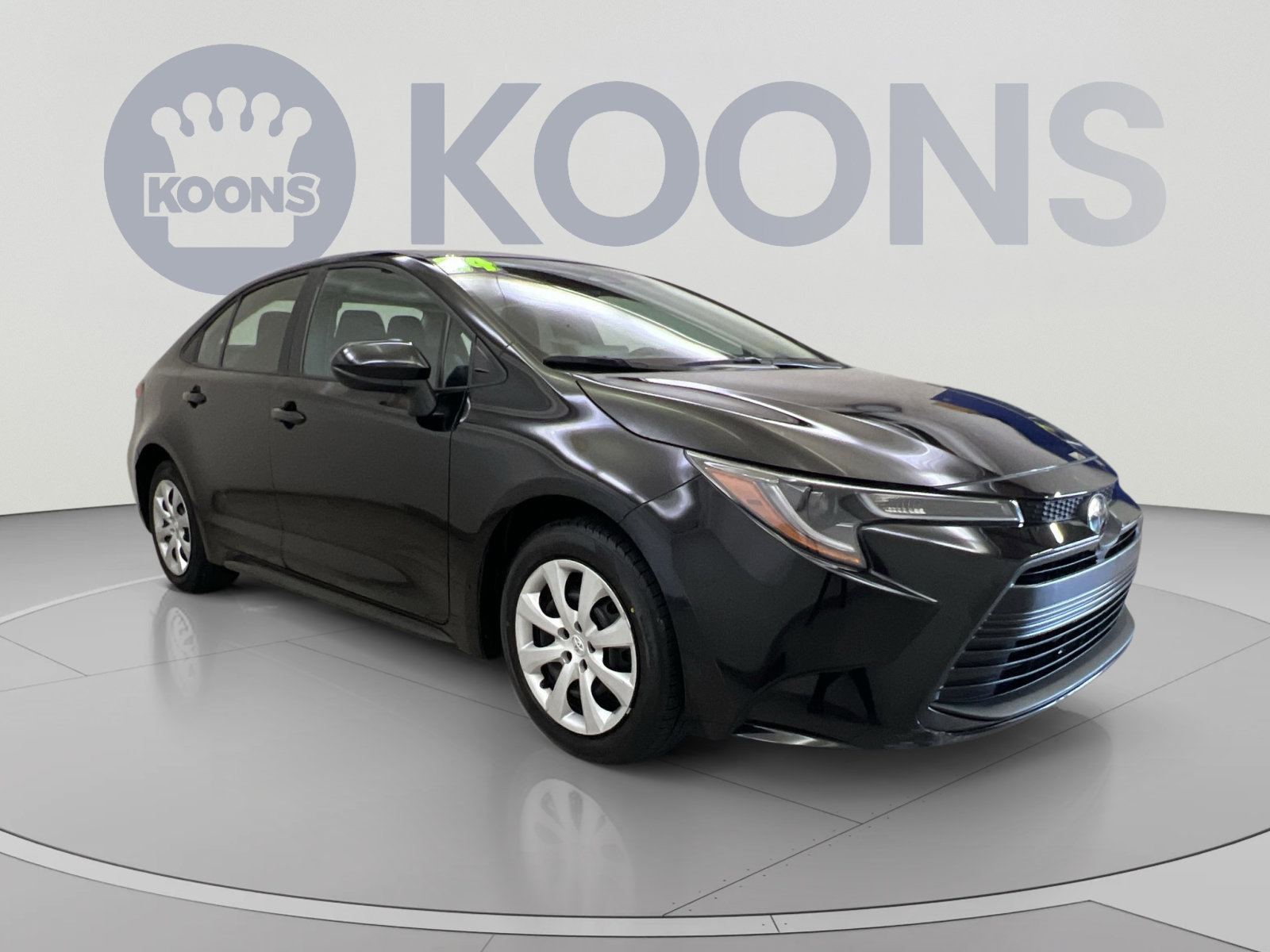Used 2024 Toyota Corolla LE FWD image 2