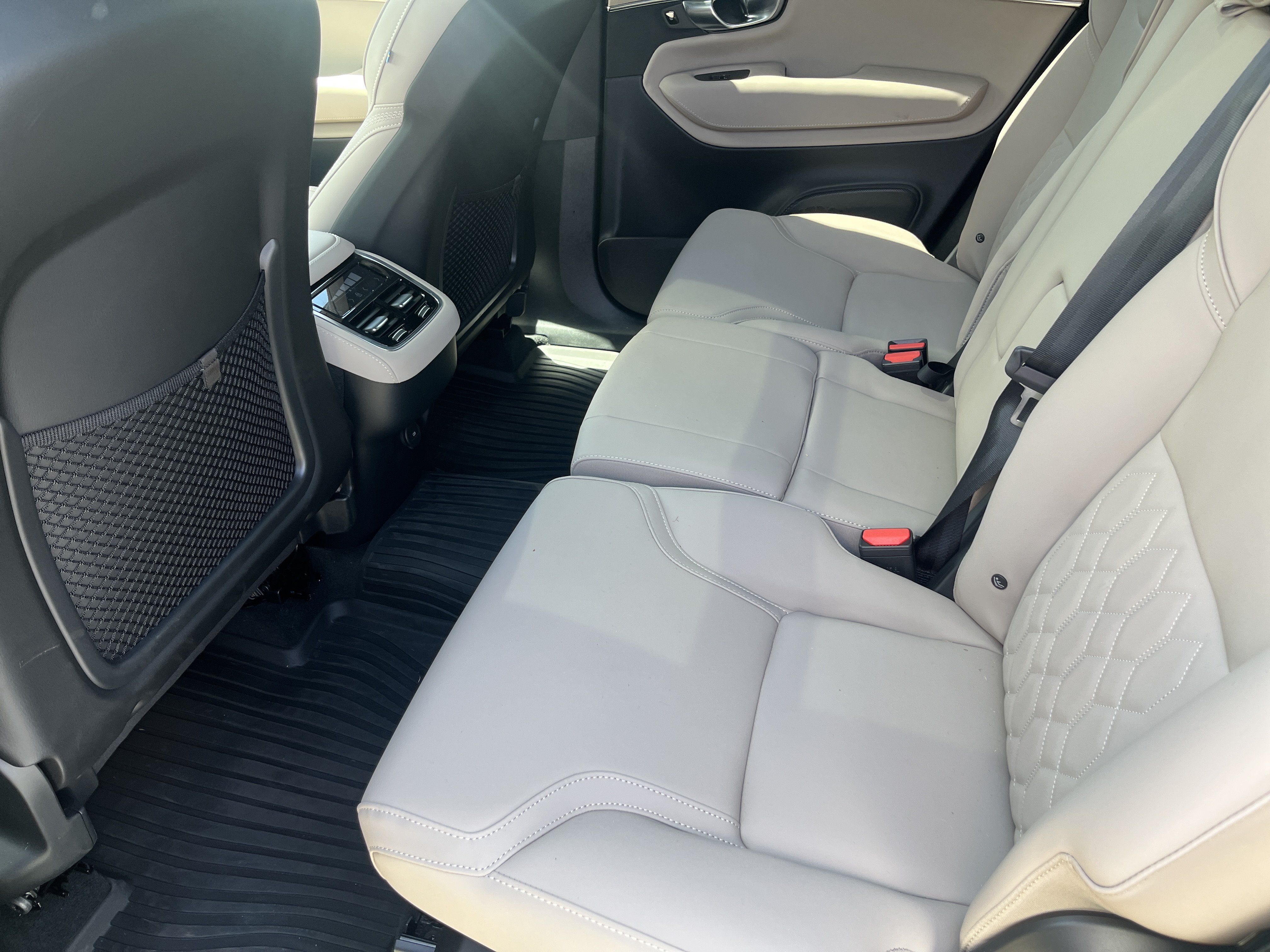 New 2026 Volvo XC90 B6 Plus w/ Protection Package Premier AWD/4WD image 11