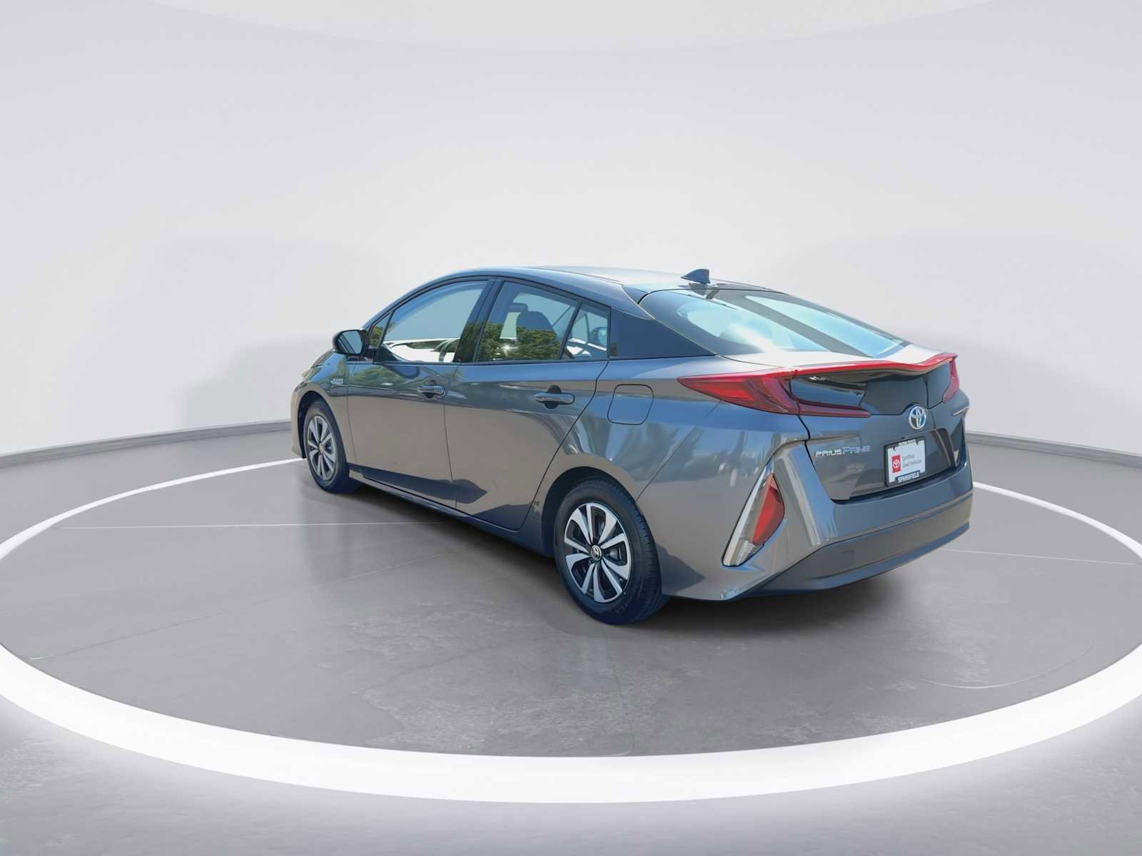 Certified 2017 Toyota Prius Prime Plus FWD image 6