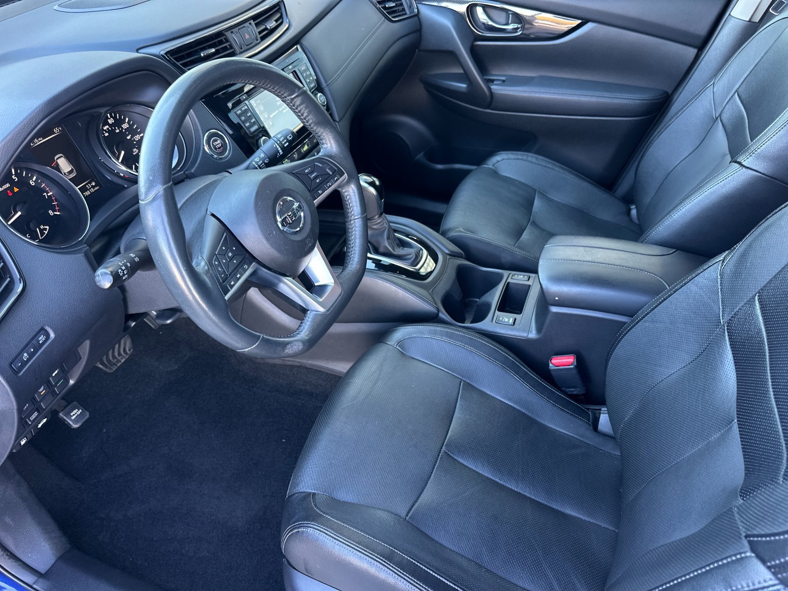 Used 2017 Nissan Rogue SL w/ SL Premium Package AWD/4WD image 10