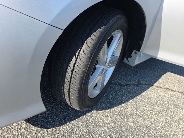 Used 2014 Toyota Camry SE FWD image 31