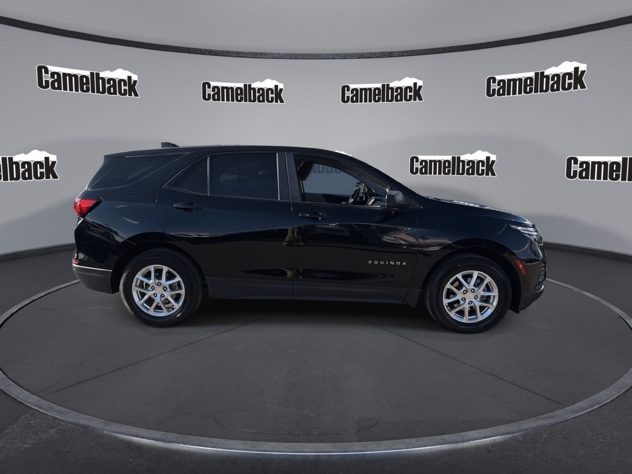 Used 2024 Chevrolet Equinox LS w/ LS Convenience Package FWD image 8