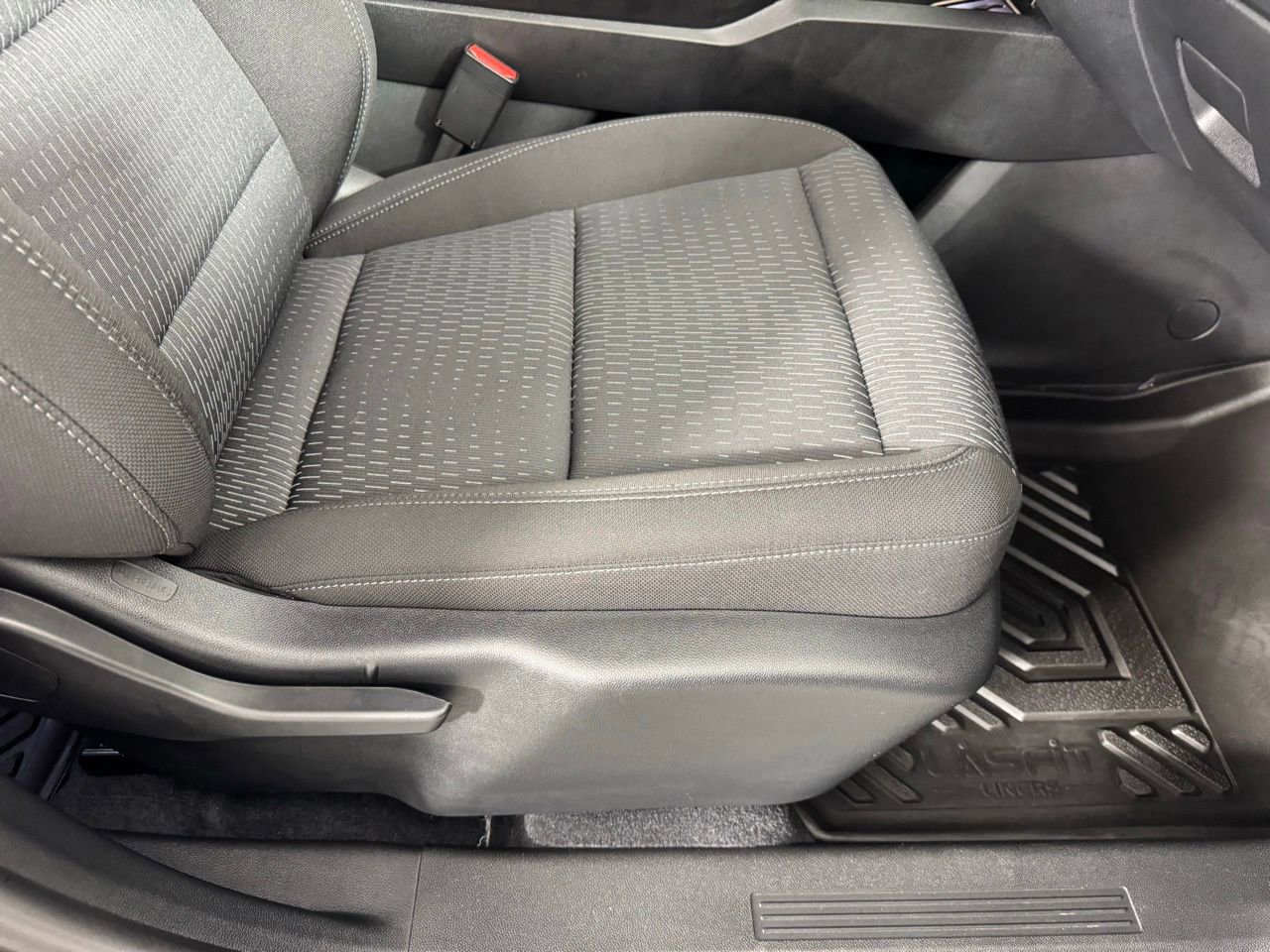 Used 2026 Chevrolet Equinox LT w/ Midnight Edition image 31