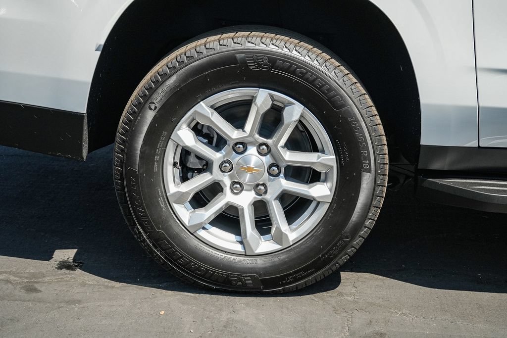 New 2026 Chevrolet Suburban LT w/ Comfort Package AWD/4WD image 12