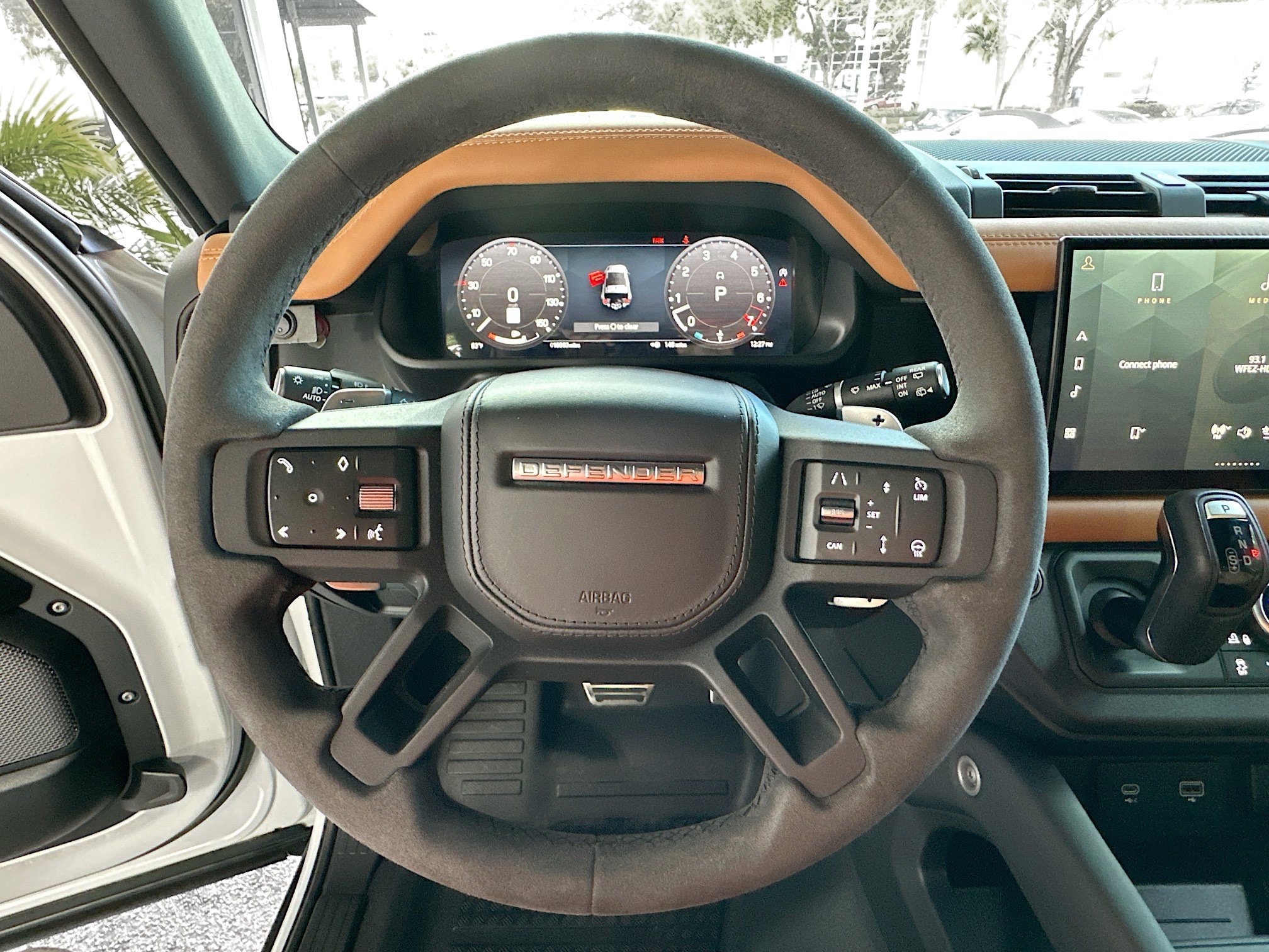 Used 2023 Land Rover Defender 90 V8 image 11